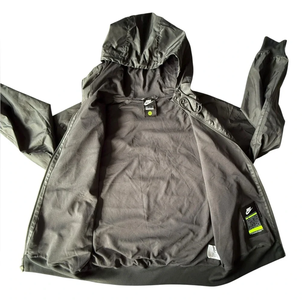 Nike Sportswear WindRunner Hooded Jacket, Men’s Small